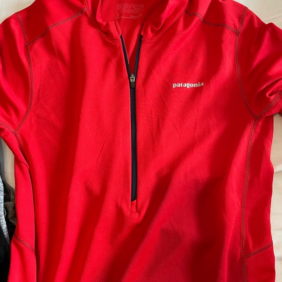 Patagonia red zip up - Picture 2 of 2